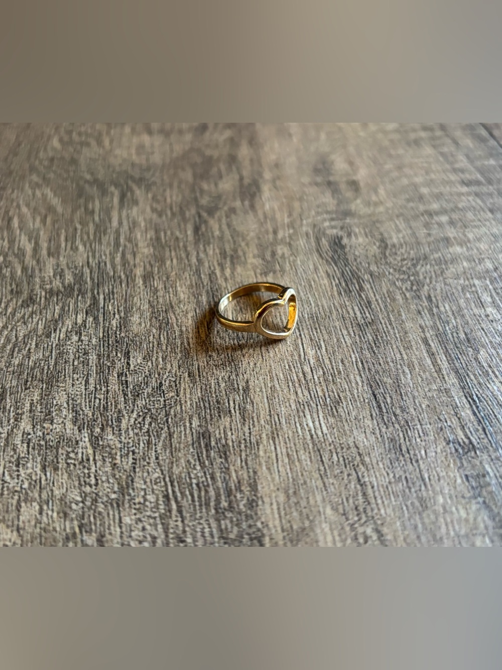 Women’s size 8.5 gold-toned open heart cut out band dainty minimalist ring